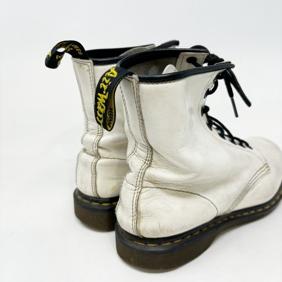 DOC MARTENS Women’s White 1460 Smooth Leather 8-Eye Boots Distressed Size W9 - Picture 4 of 13